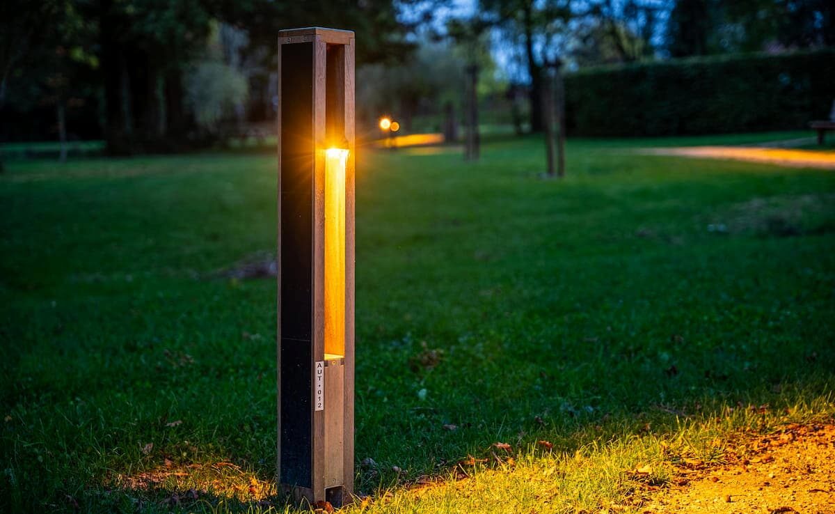 solar bollard